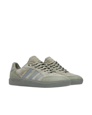 adidas tyshawn low daim grey adidas tyshawn low daim grey