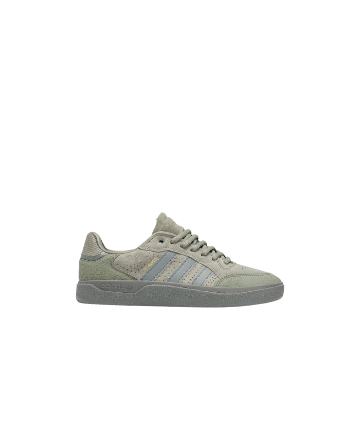 adidas tyshawn low daim grey adidas tyshawn low daim grey